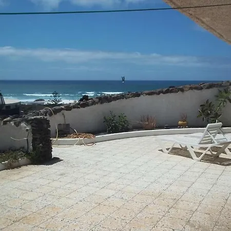 Sleeps 4 Wifi Famara